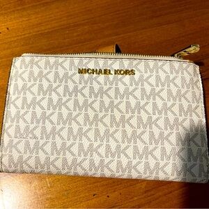 Michael Kors Logo Jet Set Double Zip Wristlet
